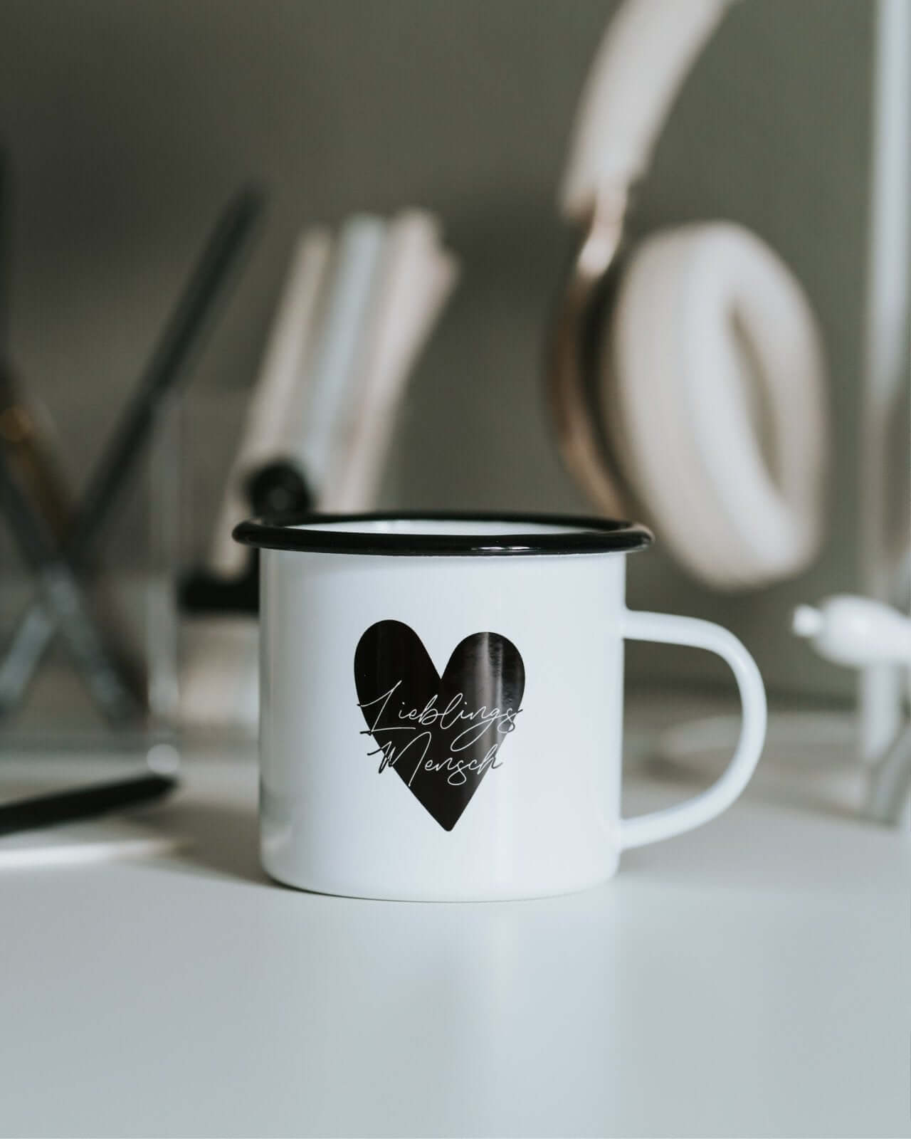 Tasse mit Spruch oder Motiv Lieblingsmensch in schwarz weiss