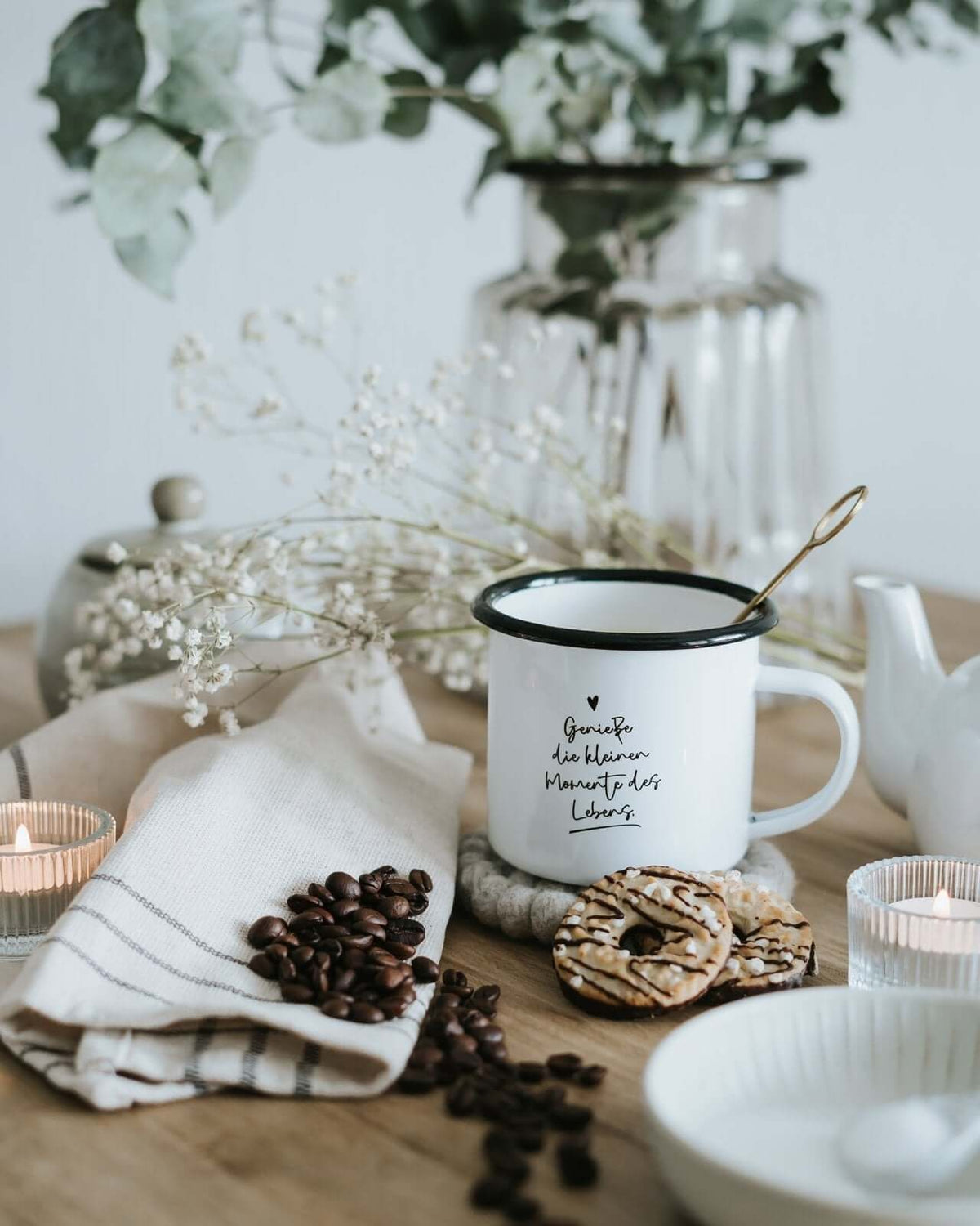 Tasse mit Spruch oder Motiv Kleine Momente in schwarz weiss