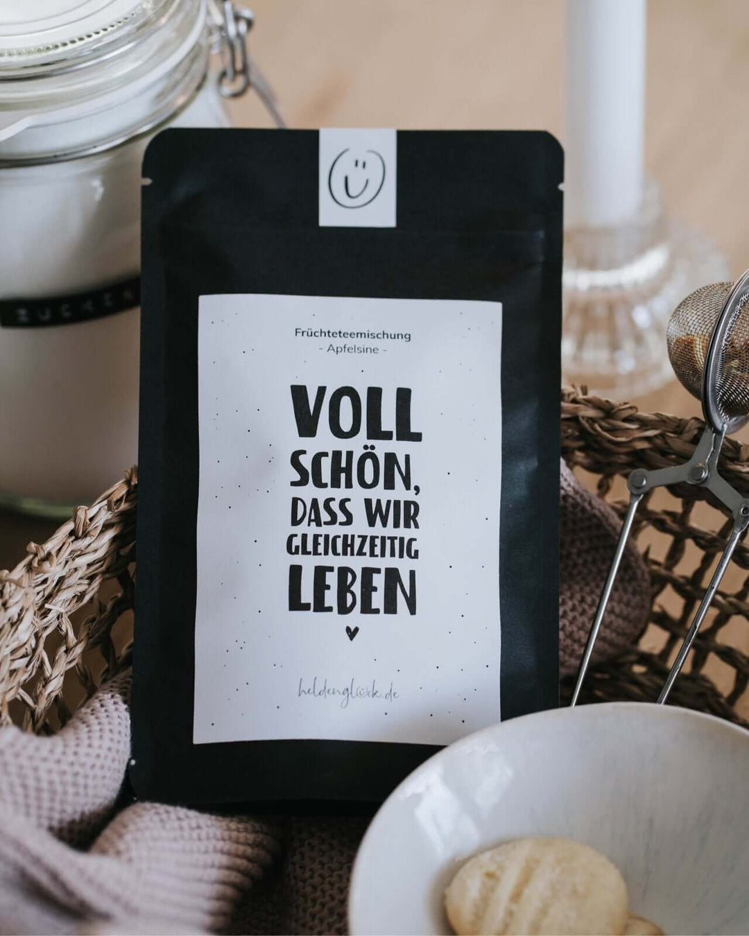Tee mit Spruch oder Motiv Voll schön in schwarz weiss