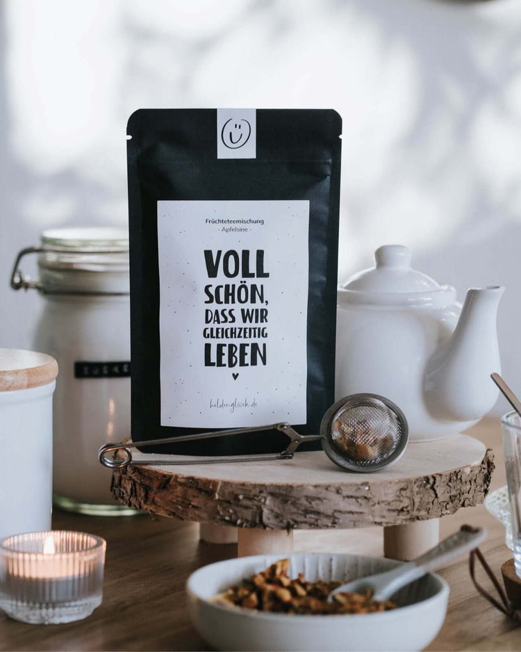 Tee mit Spruch oder Motiv Voll schön in schwarz weiss