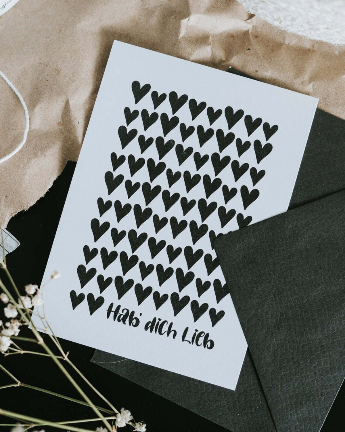 Postkarte mit Spruch und motiv Hab dich lieb in schwarz weiss