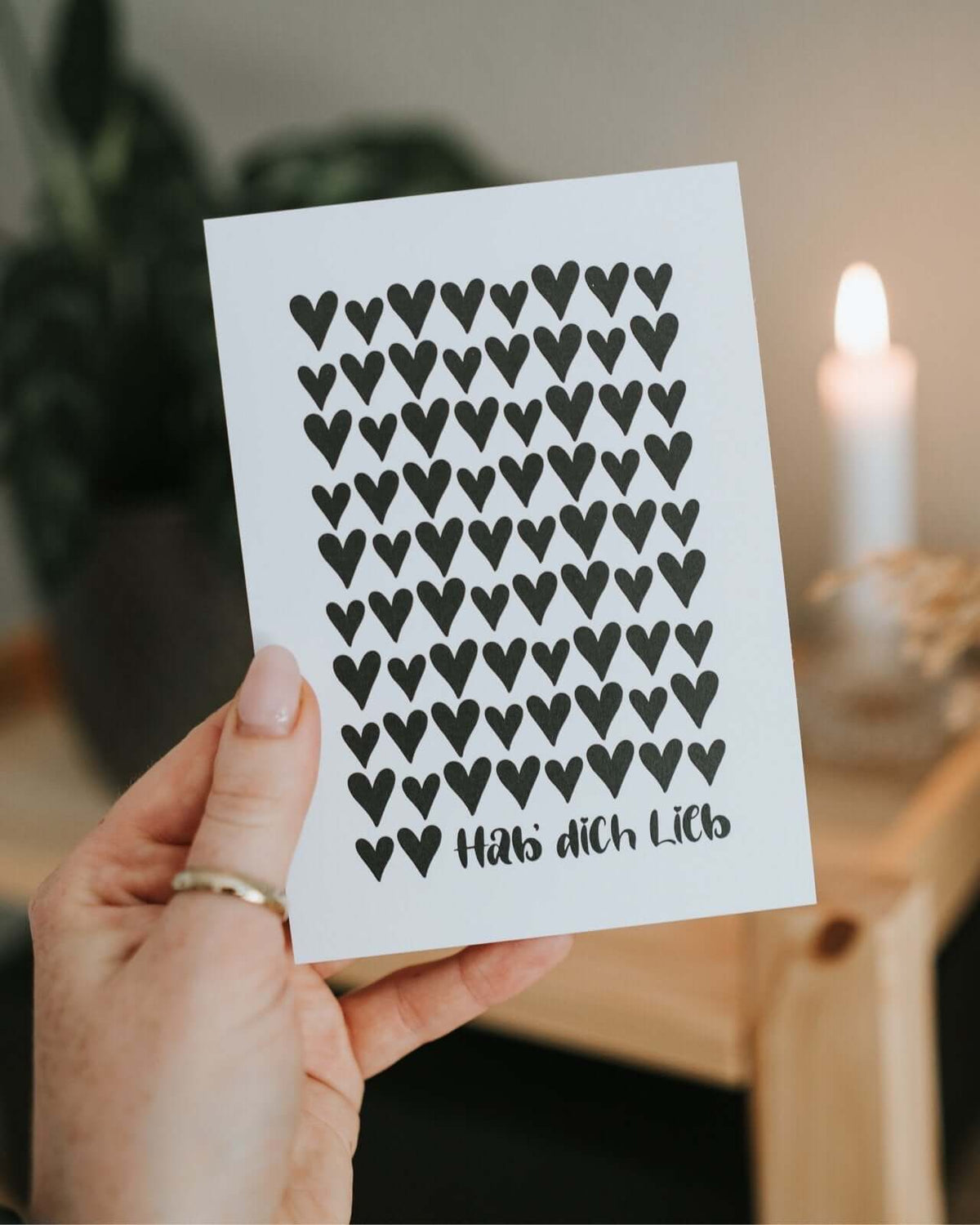 Postkarte mit Spruch und motiv Hab dich lieb in schwarz weiss