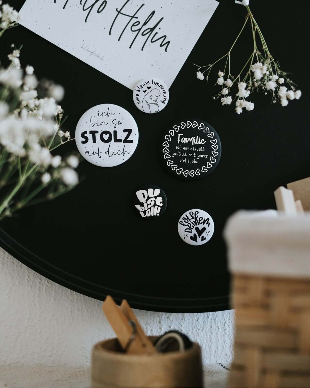 Magnete mit Spruch oder Motiv Stolz auf dich · groß in schwarz weiss