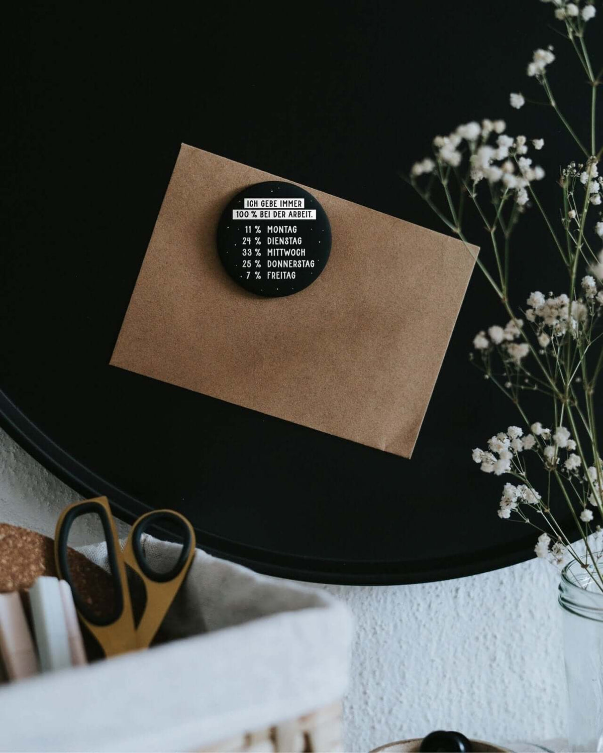 Magnete mit Spruch oder Motiv Hunderprozent bei der Arbeit · groß in schwarz weiss