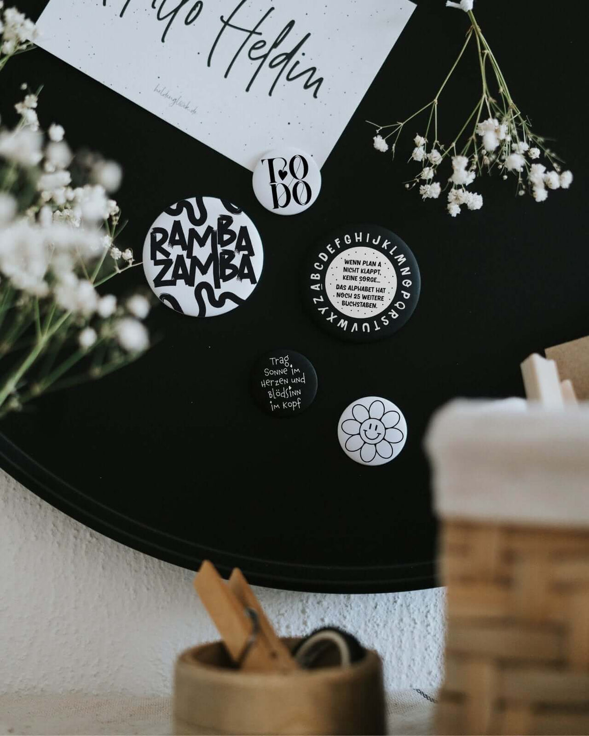 Magnete mit Spruch oder Motiv Rambazamba · groß in schwarz weiss