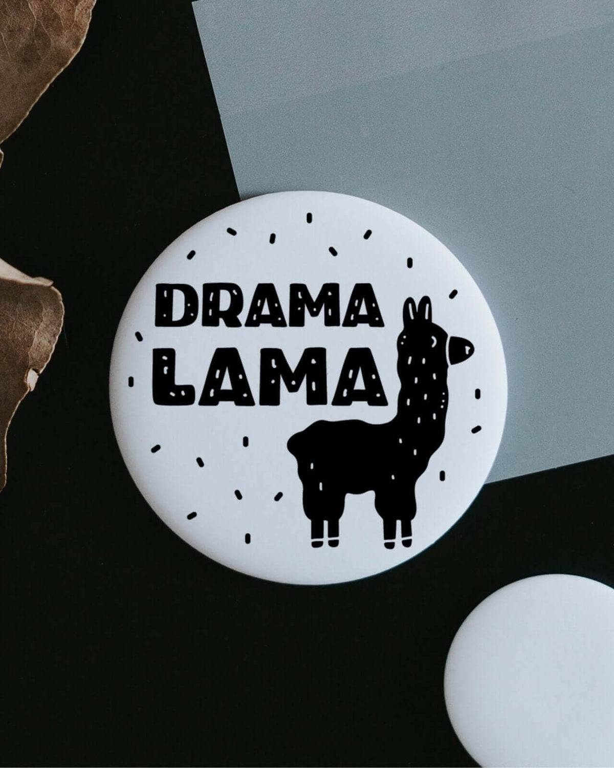 Magnete mit Spruch oder Motiv Dramalama · groß in schwarz weiss