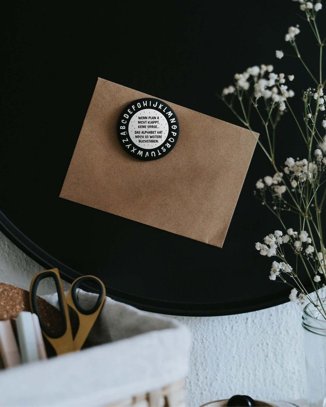 Magnete mit Spruch oder Motiv Alphabet · groß in schwarz weiss