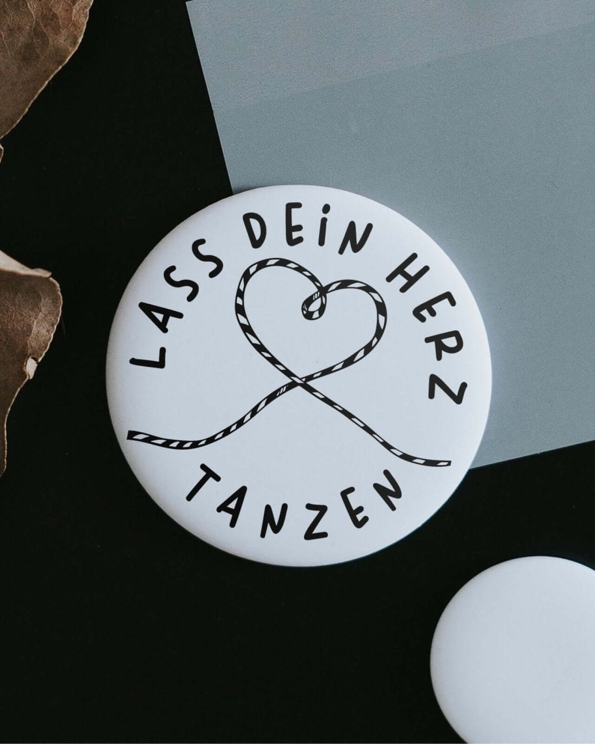 Magnete mit Spruch oder Motiv Lass dein Herz tanzen · klein in schwarz weiss
