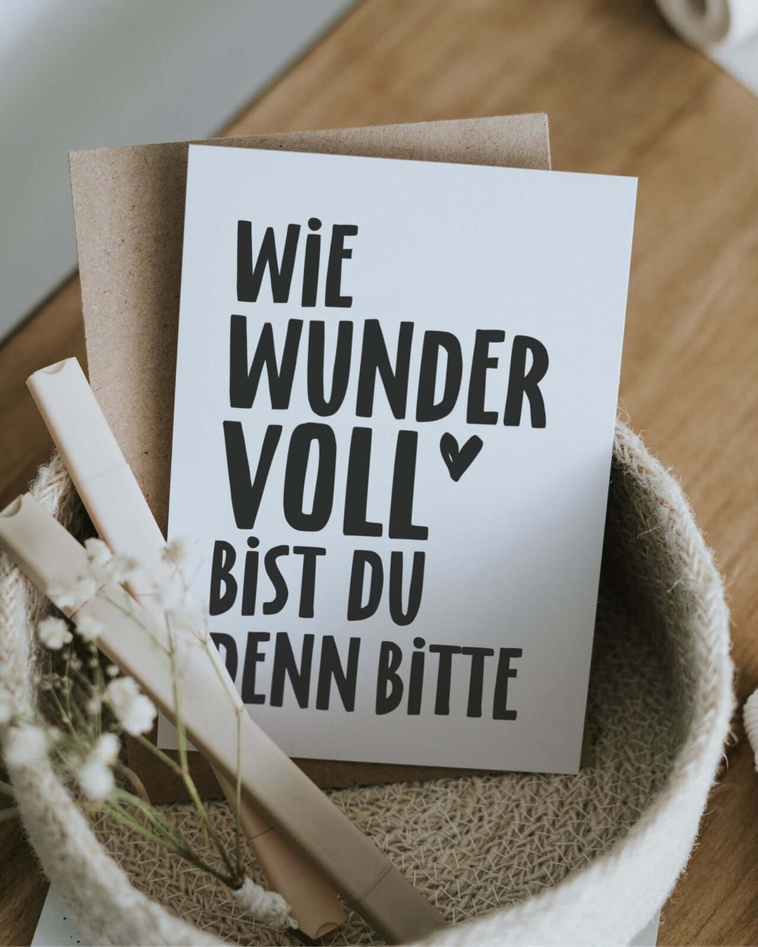 Postkarte mit Spruch und motiv Wie wundervoll in schwarz weiss