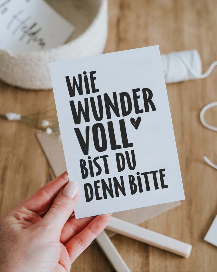 Postkarte mit Spruch und motiv Wie wundervoll in schwarz weiss
