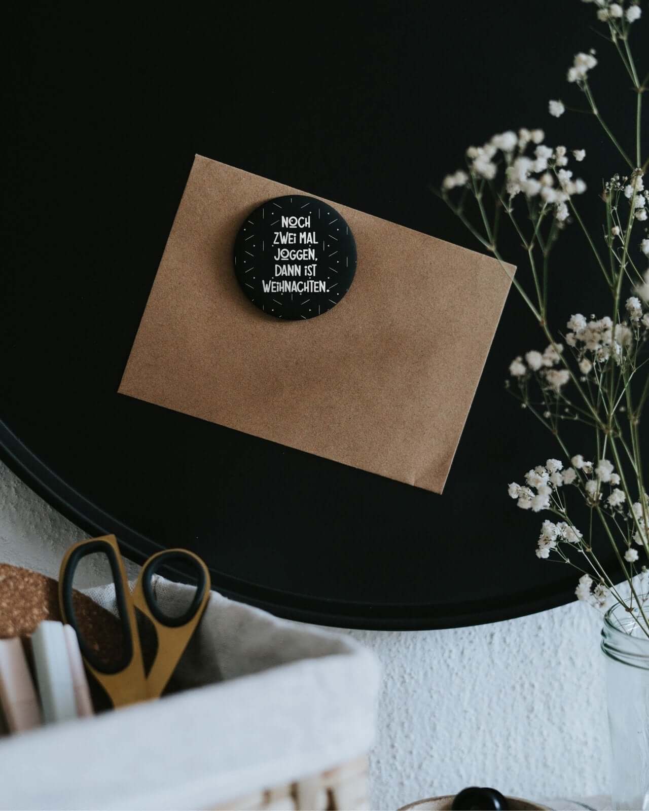 Magnete mit Spruch oder Motiv Zweimal joggen bis Weihnachten · groß in schwarz weiss