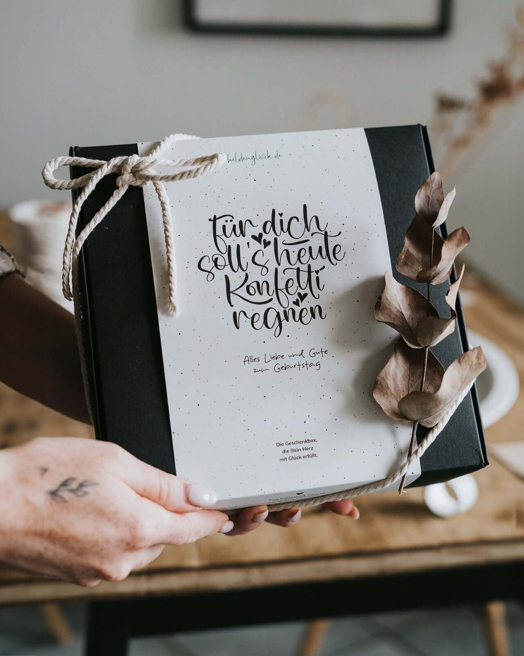 Geschenkbox mit Spruch oder Motiv Geburtstagsbox in schwarz weiss