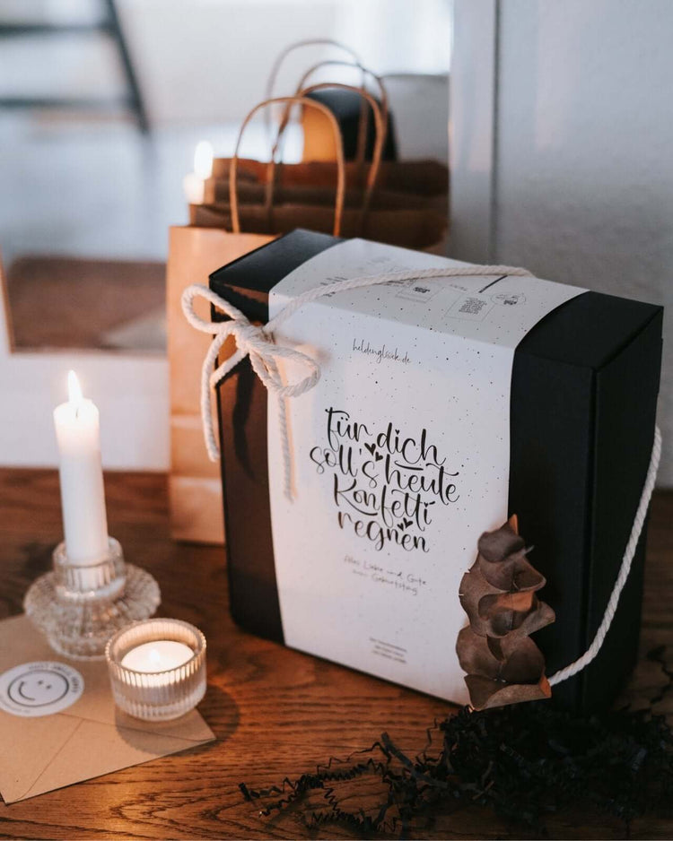 Geschenkbox mit Spruch oder Motiv Geburtstagsbox in schwarz weiss