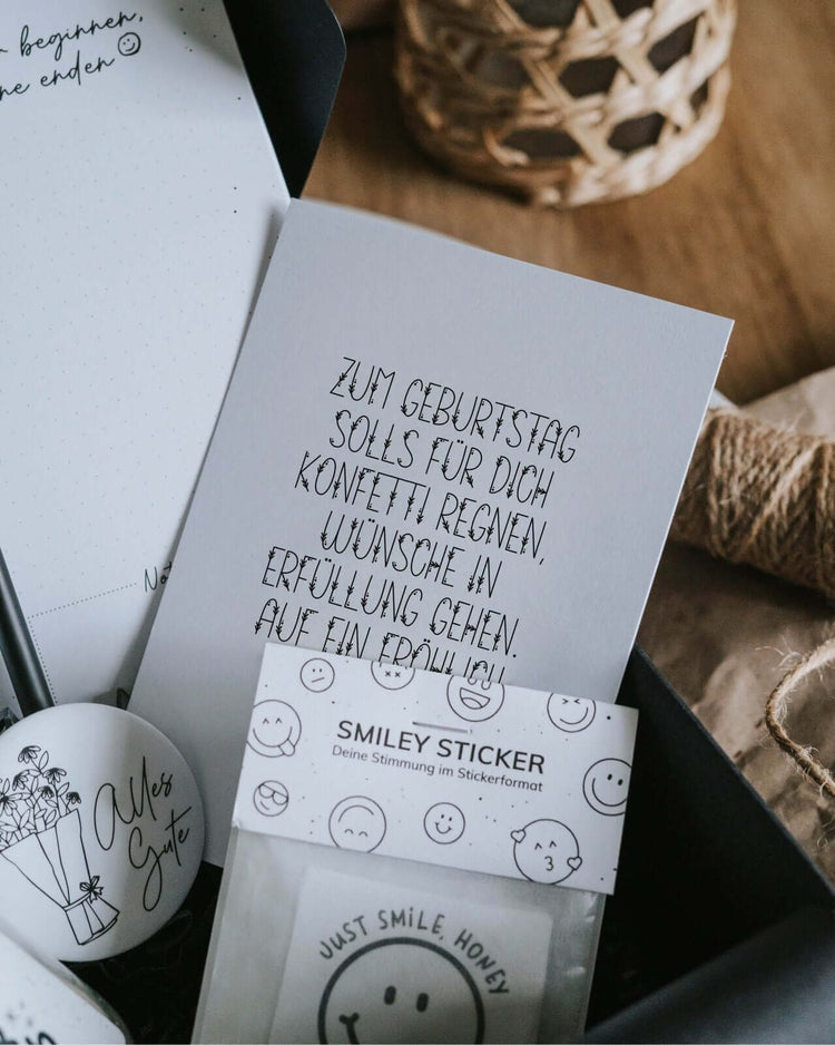 Geschenkbox mit Spruch oder Motiv Geburtstagsbox in schwarz weiss