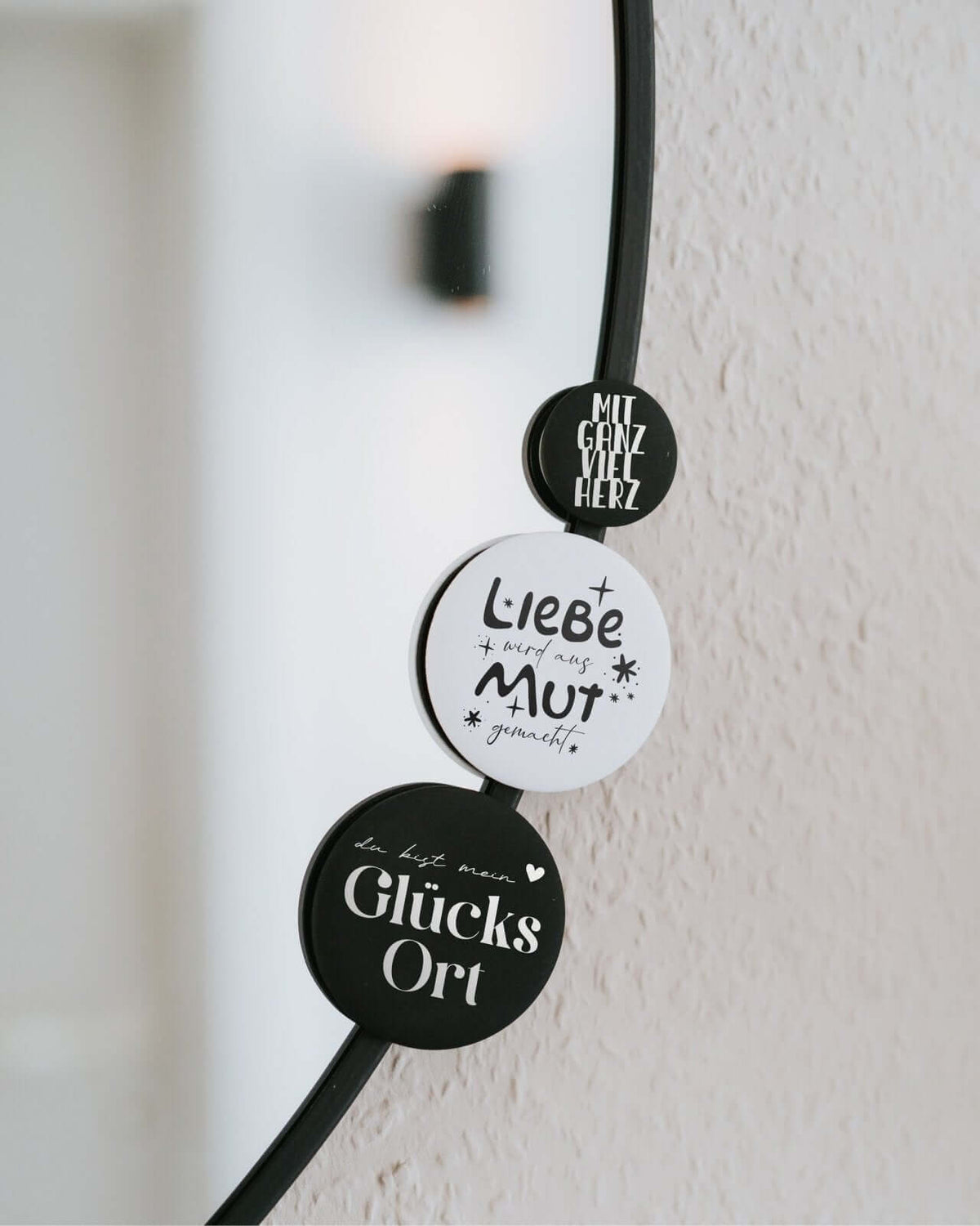 Magnete mit Spruch oder Motiv Mit ganz viel Herz · klein in schwarz weiss