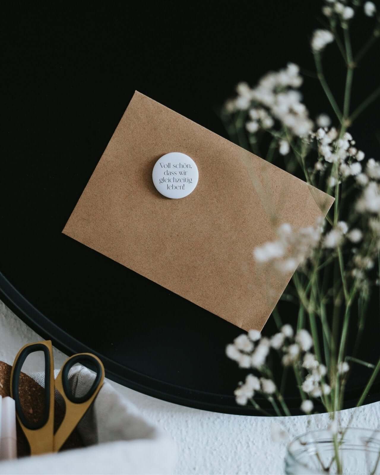Magnete mit Spruch oder Motiv Gleichzeitig leben · klein in schwarz weiss