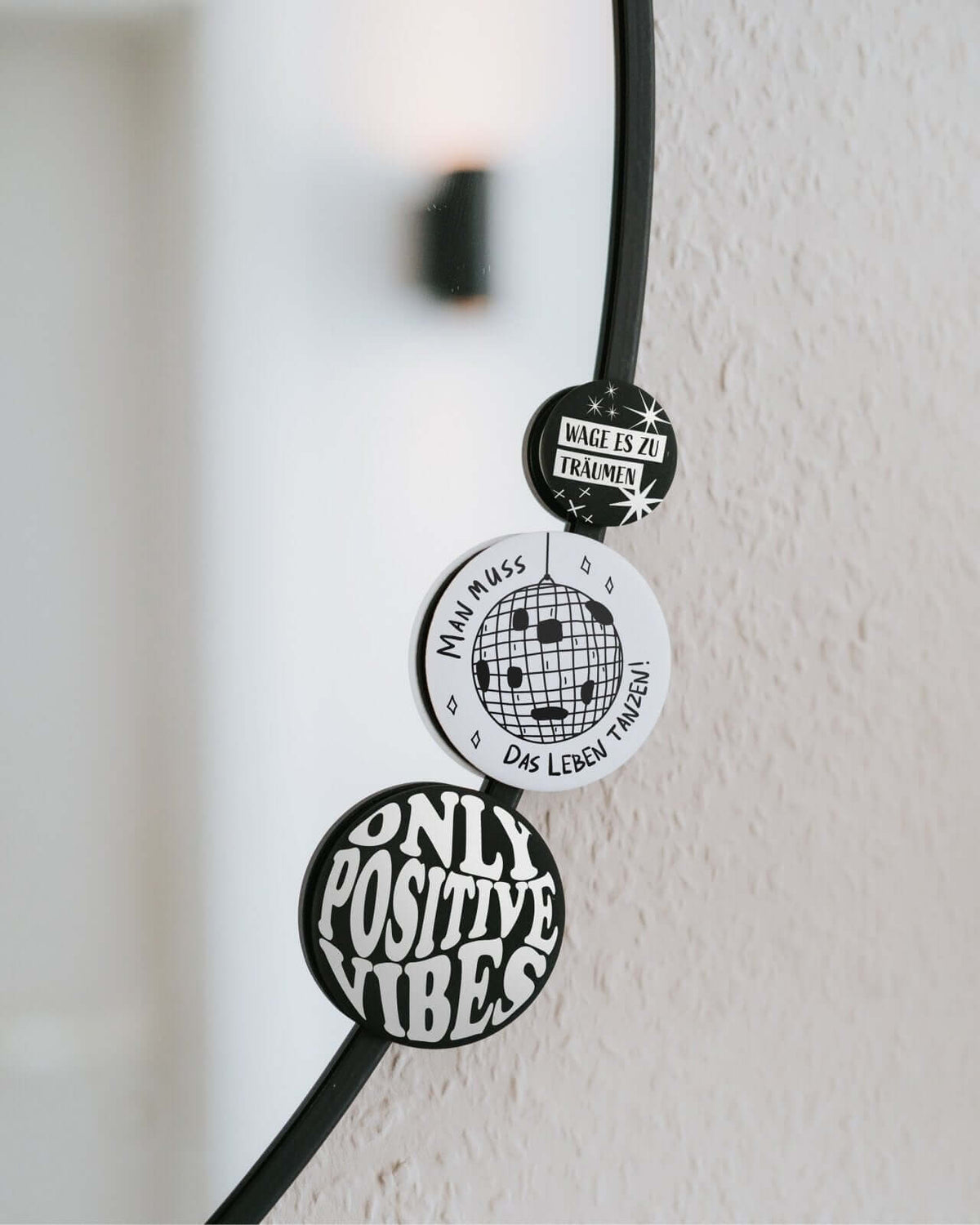 Magnete mit Spruch oder Motiv Wage es zu träumen · klein in schwarz weiss