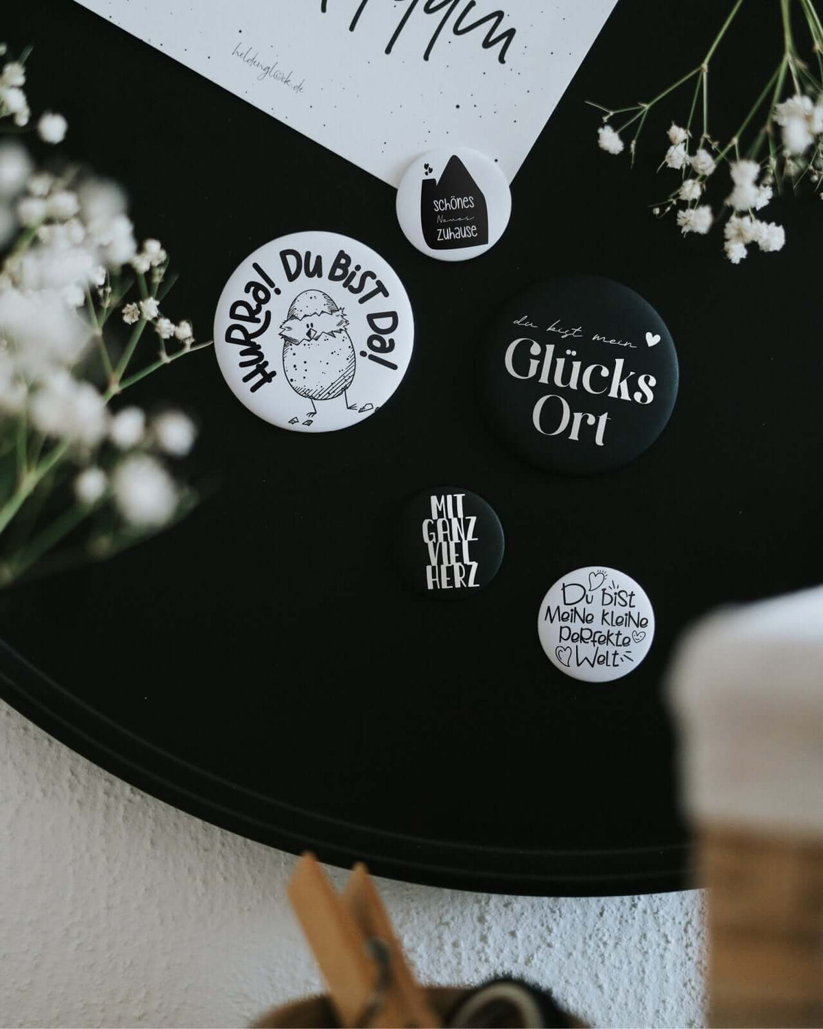 Magnete mit Spruch oder Motiv Schönes Zuhause · klein in schwarz weiss