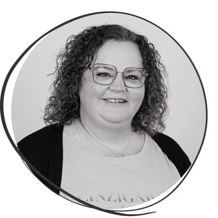 Nadine, Leitung Versand & Logistik