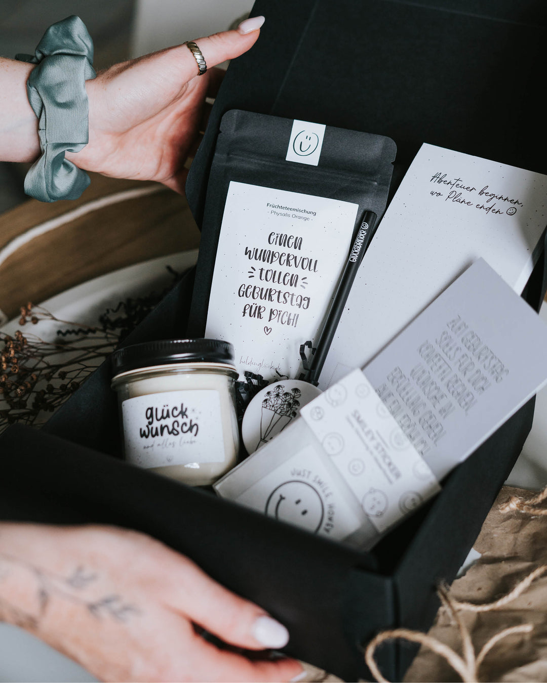 Geschenkbox mit Spruch oder Motiv Geburtstagsbox in schwarz weiss