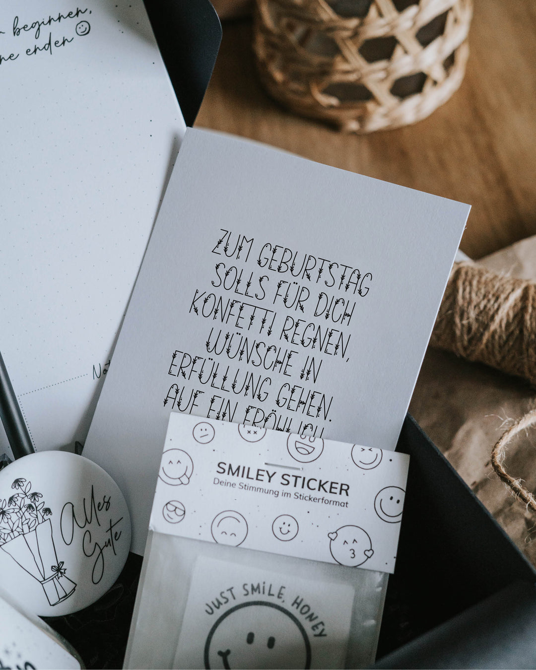 Geschenkbox mit Spruch oder Motiv Geburtstagsbox in schwarz weiss