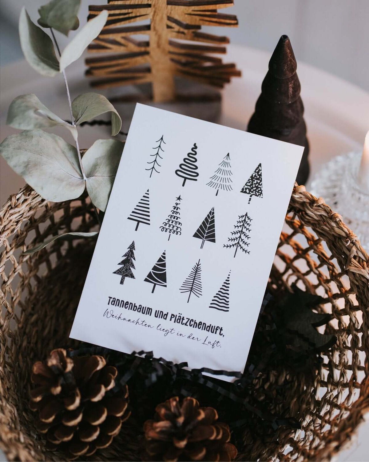 Tannenbaum und Plätzchenduft Postkarte Heldenglück