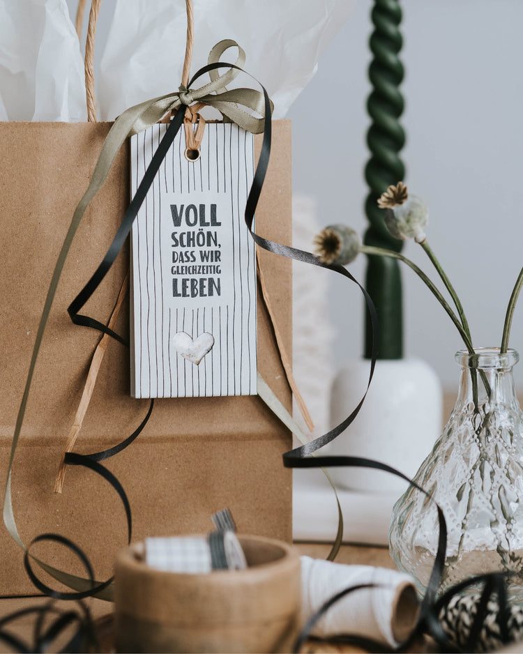 Liebevolle Aufmerksamkeit mit Blütensalz und persönlichem Gruß – perfekt zum Danke sagen.