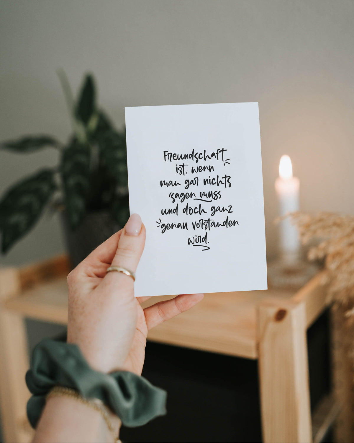 Postkarte mit Spruch „Verstehen ohne Worte“ – zarte Freundschaftskarte, die Nähe und Verbundenheit ausdrückt.