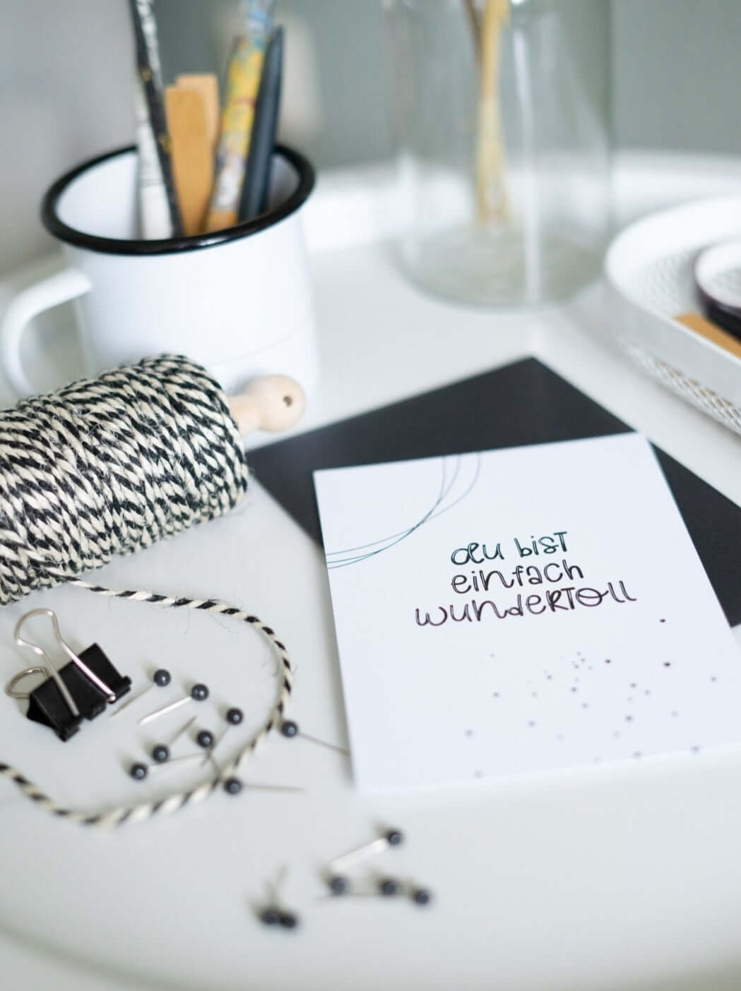 Postkarte mit Spruch oder Motiv Du bist wundertoll in schwarz weiss