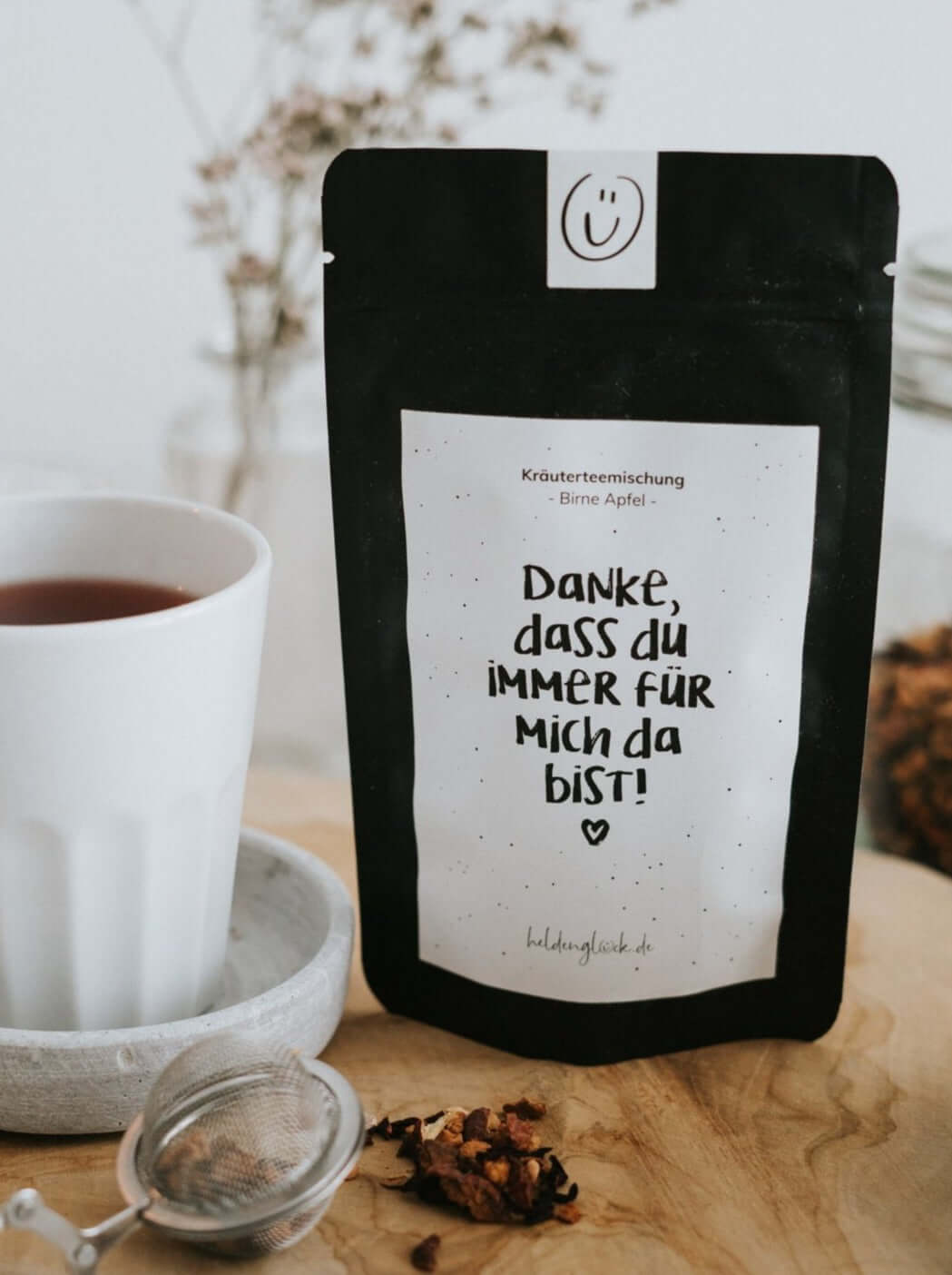 Tee mit Spruch oder Motiv Danke in schwarz weiss