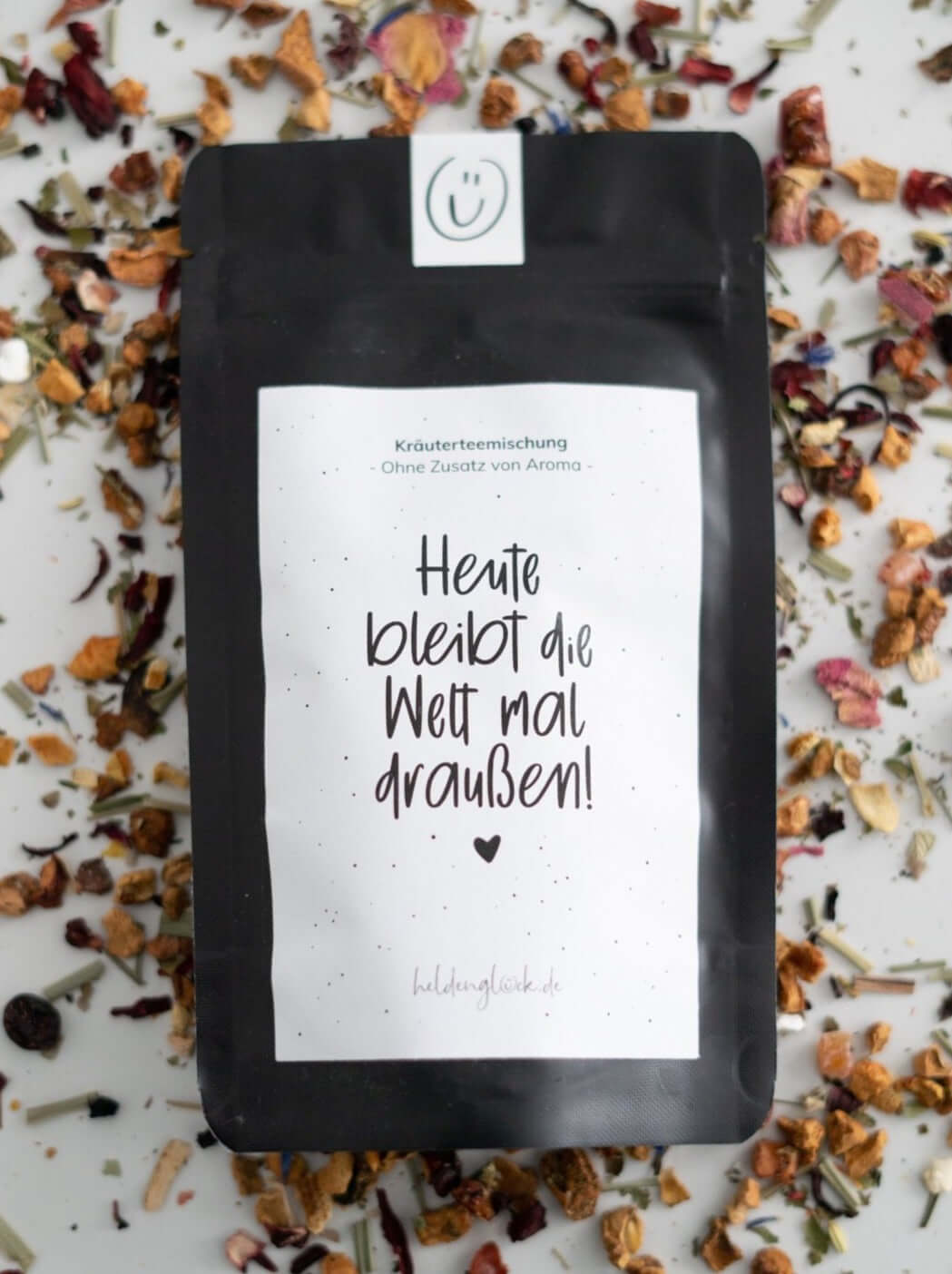 Tee mit Spruch oder Motiv Die Welt in schwarz weiss