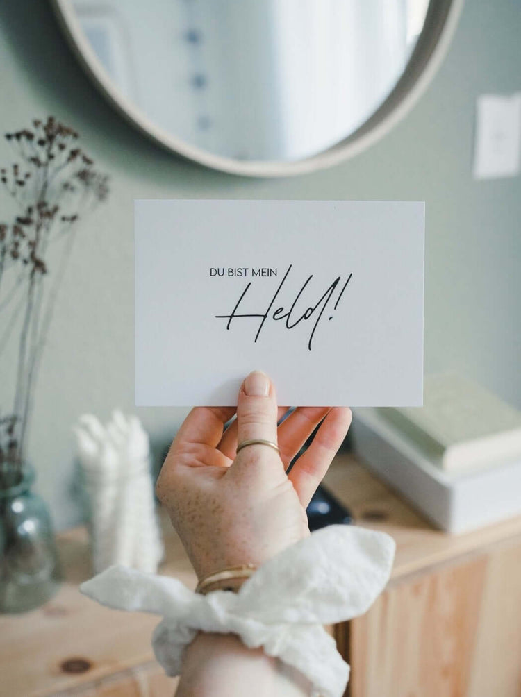 Geschenke für Helden – Postkarte „Du bist mein Held“ als Dankeschön