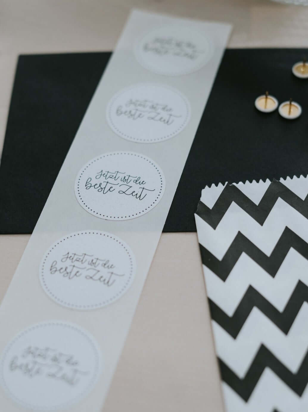 Geschenke für den Moment – „Best Time“-Sticker für besondere Augenblicke