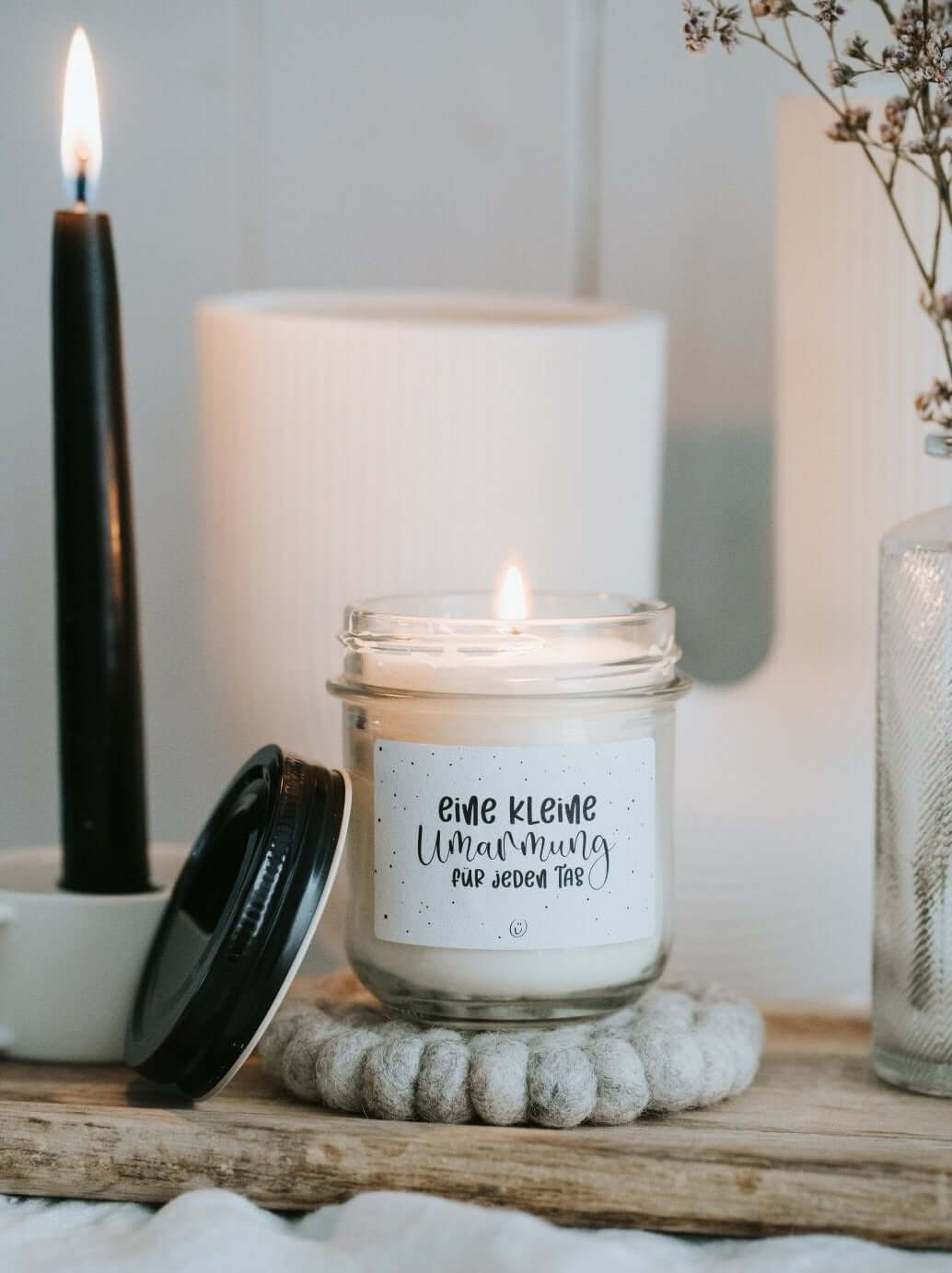 Kerze im Glas mit Spruch oder Motiv Kleine Umarmung in schwarz weiss