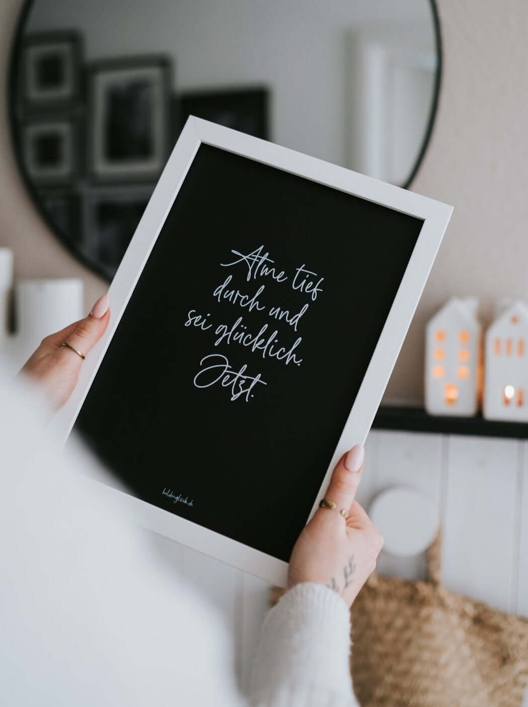 Geschenke mit Spruch – Poster „Glück beginnt in Dir“ für Achtsamkeit & Stil