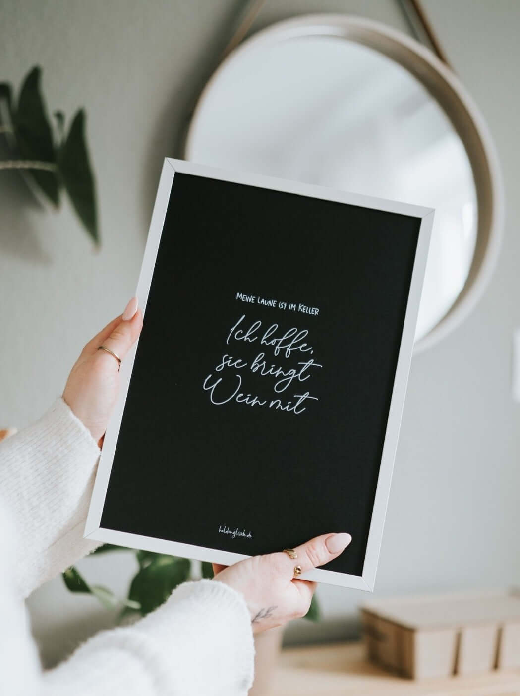 Geschenke mit Spruch – Weinposter für Humor, Stil & schlechte Tage