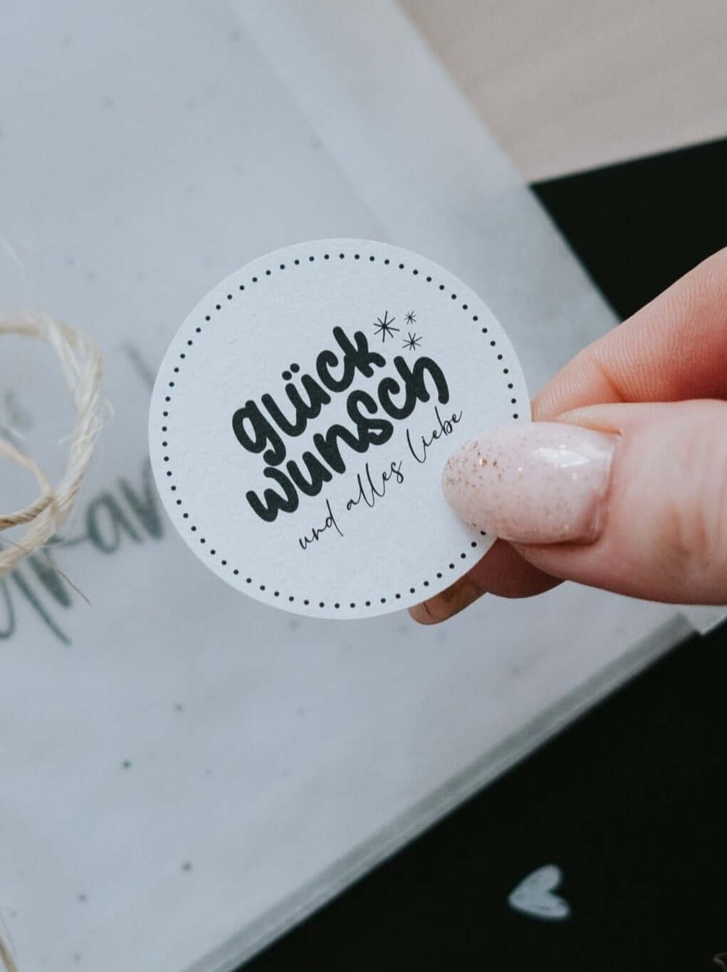 Geschenke stilvoll veredeln – Allround-Sticker für jede Gelegenheit