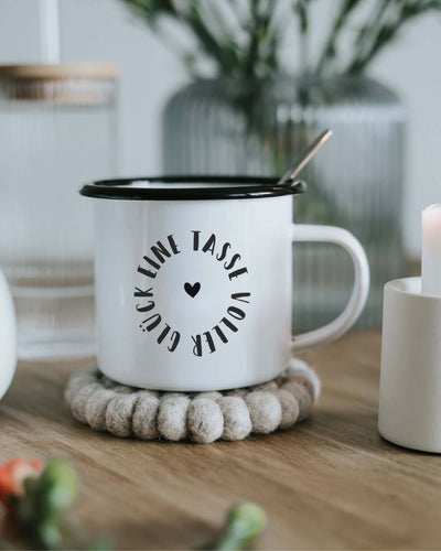 Tasse mit Spruch oder Motiv Voller Glück in schwarz weiss