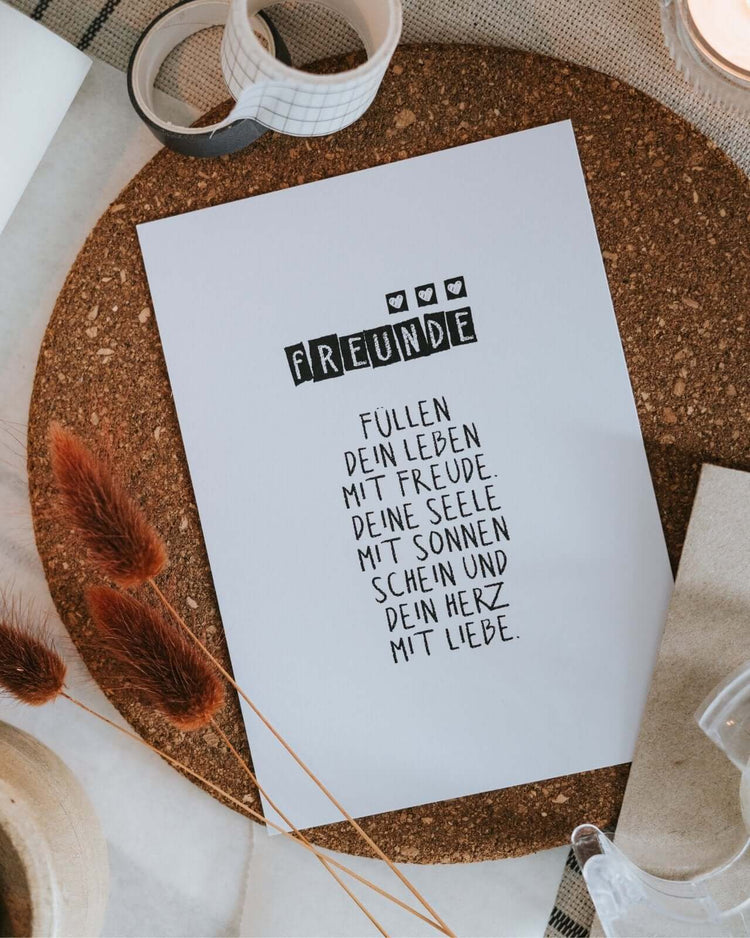 Postkarte mit Spruch und motiv Freunde in schwarz weiss