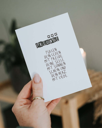 Postkarte mit Spruch und motiv Freunde in schwarz weiss