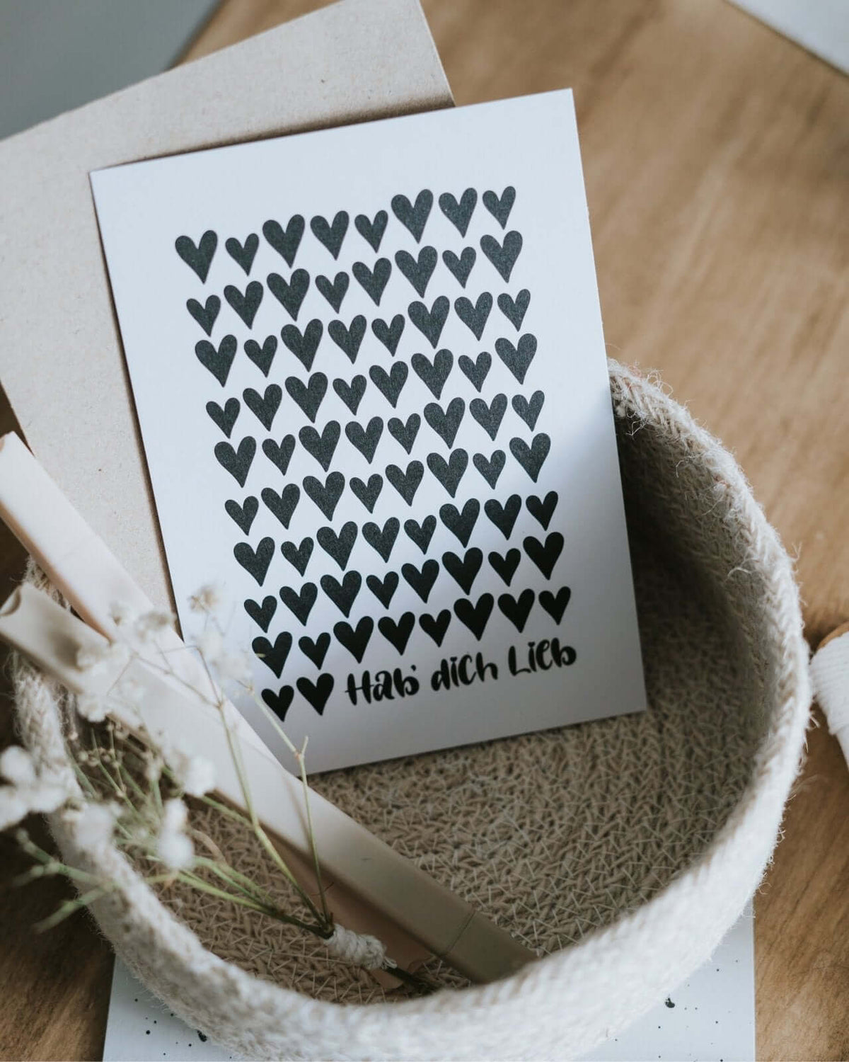 Postkarte mit Spruch und motiv Hab dich lieb in schwarz weiss