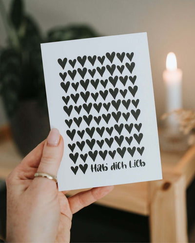 Postkarte mit Spruch und motiv Hab dich lieb in schwarz weiss