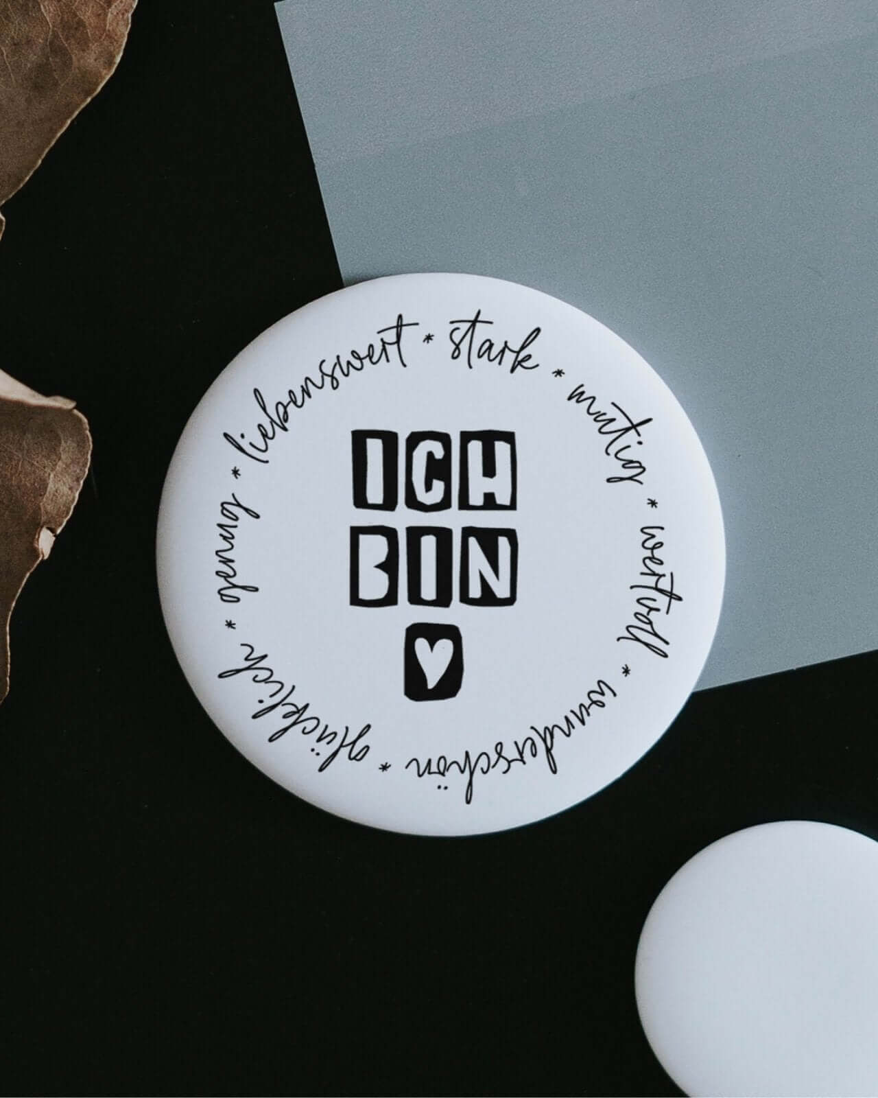 Magnete mit Spruch oder Motiv Ich bin stark · groß in schwarz weiss