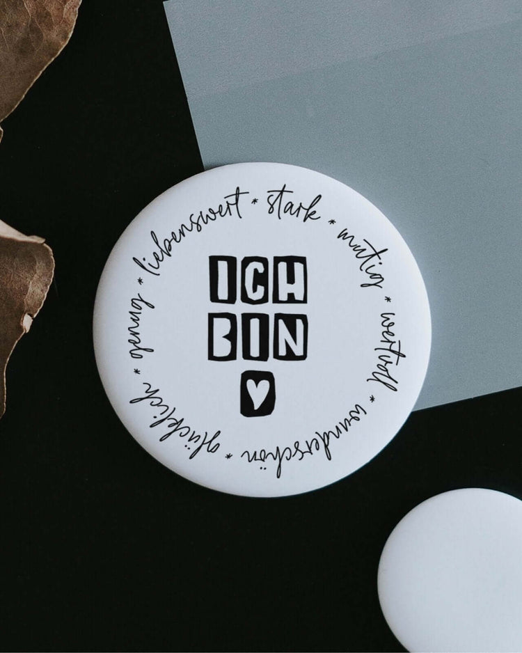 Magnete mit Spruch oder Motiv Ich bin stark · groß in schwarz weiss
