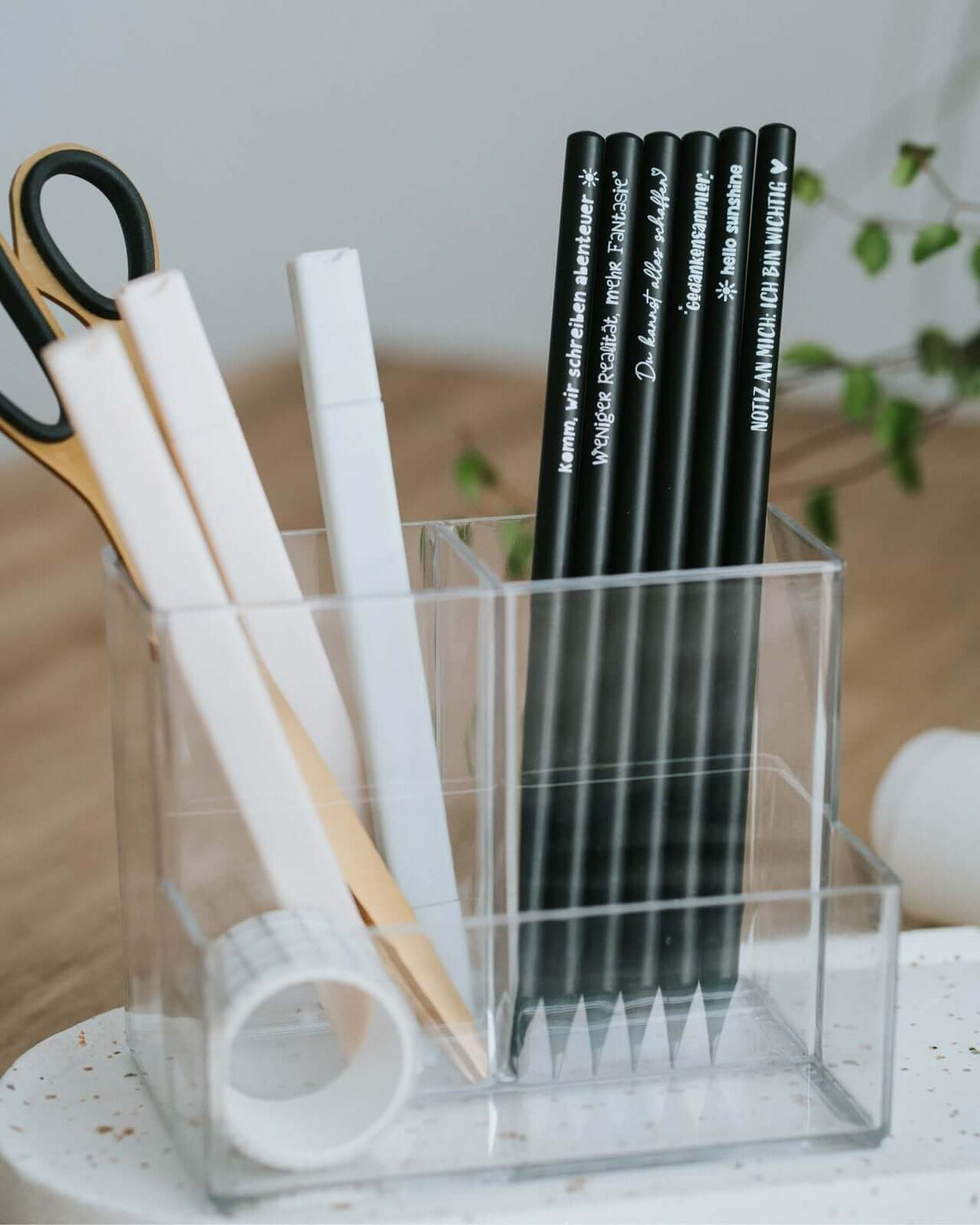 Bleistift mit Spruch oder Motiv Mehr Fantasie in schwarz weiss