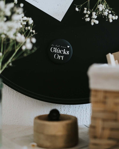 Magnete mit Spruch oder Motiv Glücksort · groß in schwarz weiss