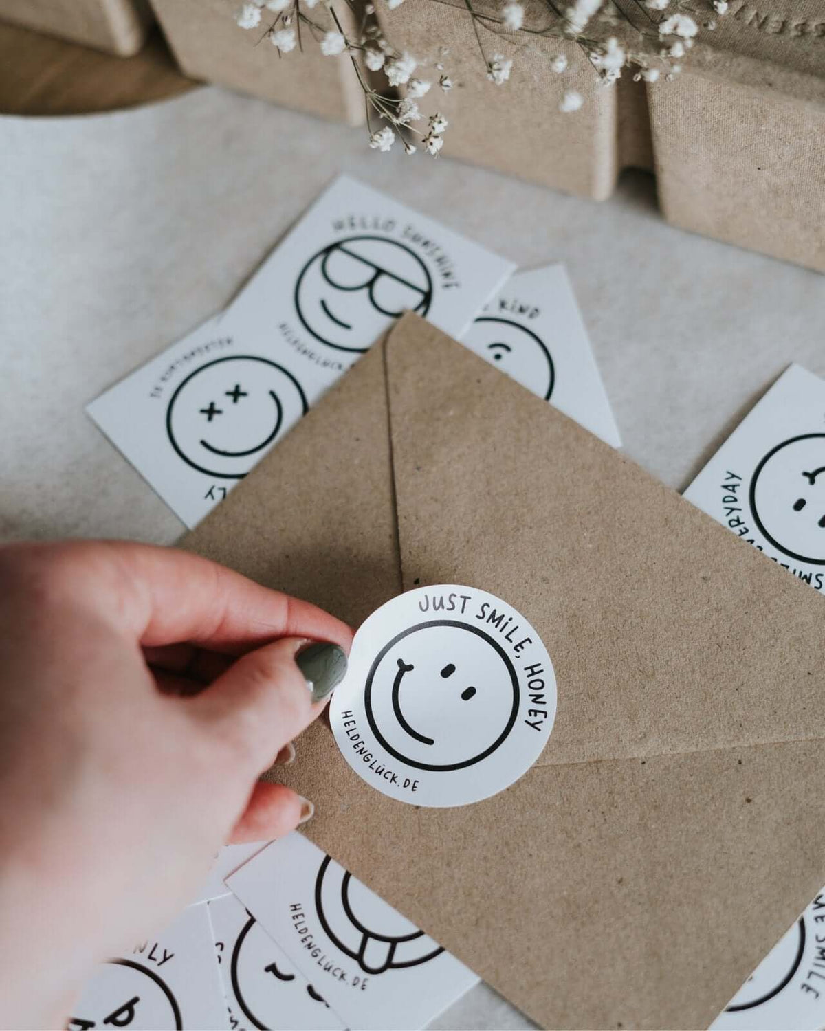 Aufkleber mit Spruch oder Motiv Smileys in schwarz weiss