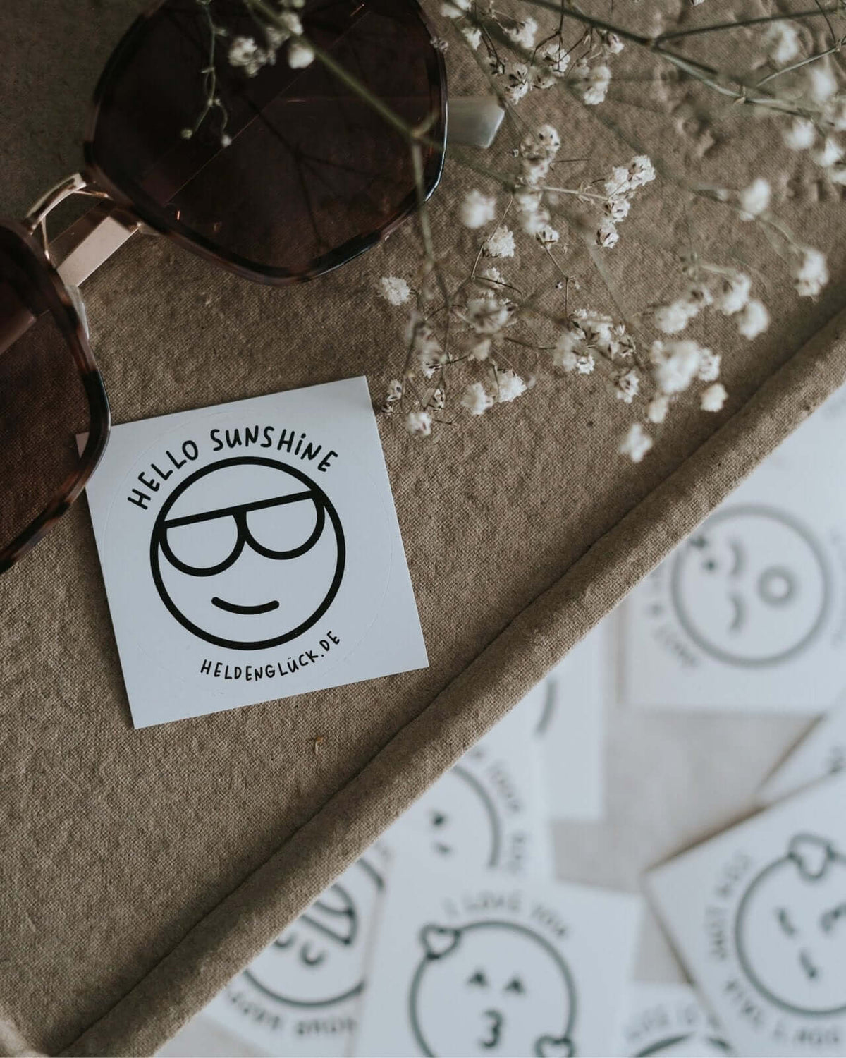 Aufkleber mit Spruch oder Motiv Smileys in schwarz weiss