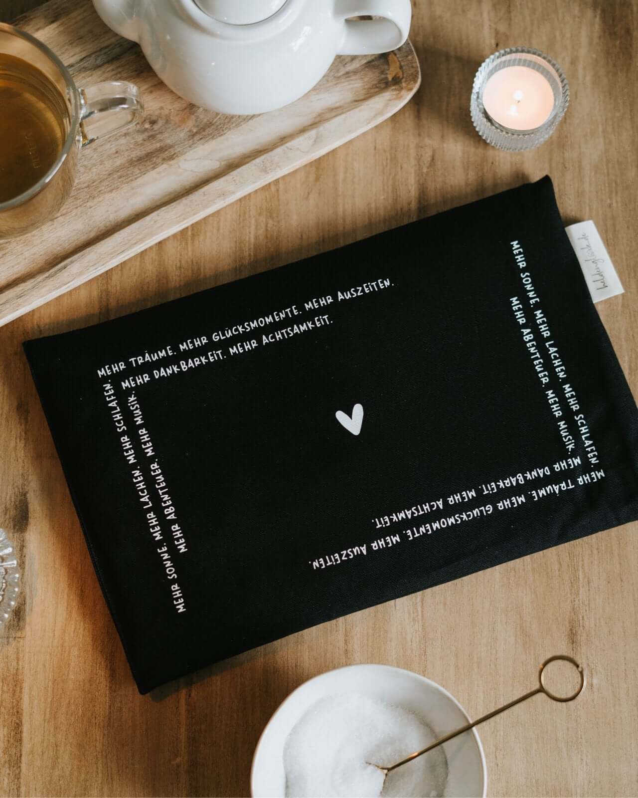 Wärmekissen, Körnerkissen mit Spruch oder Motiv Mehr Träume in schwarz weiss