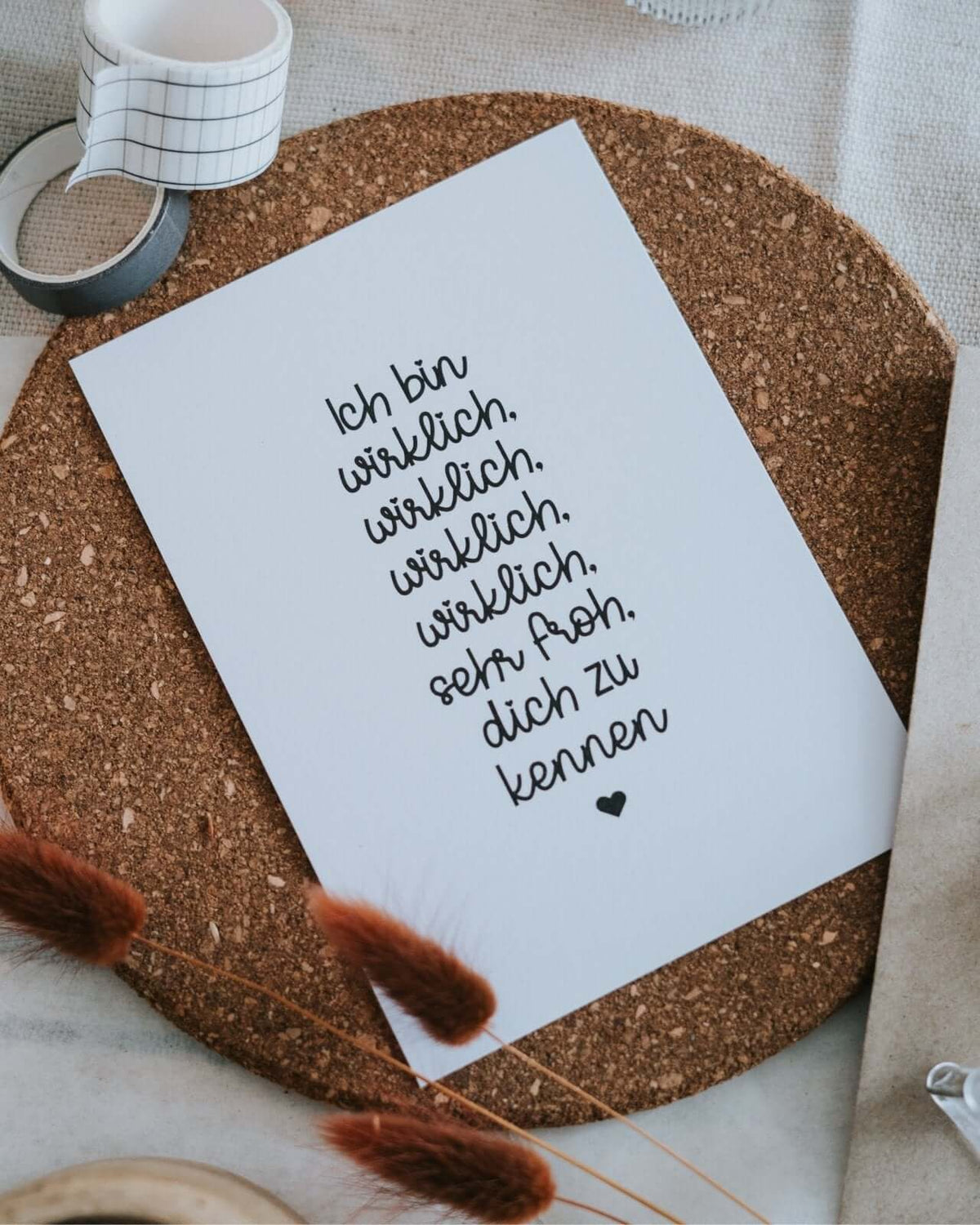 Postkarte mit Spruch und motiv Wirklich froh in schwarz weiss